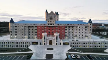 The Grand Castle Apartment Home