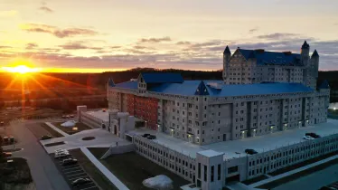 The Grand Castle Apartment Home