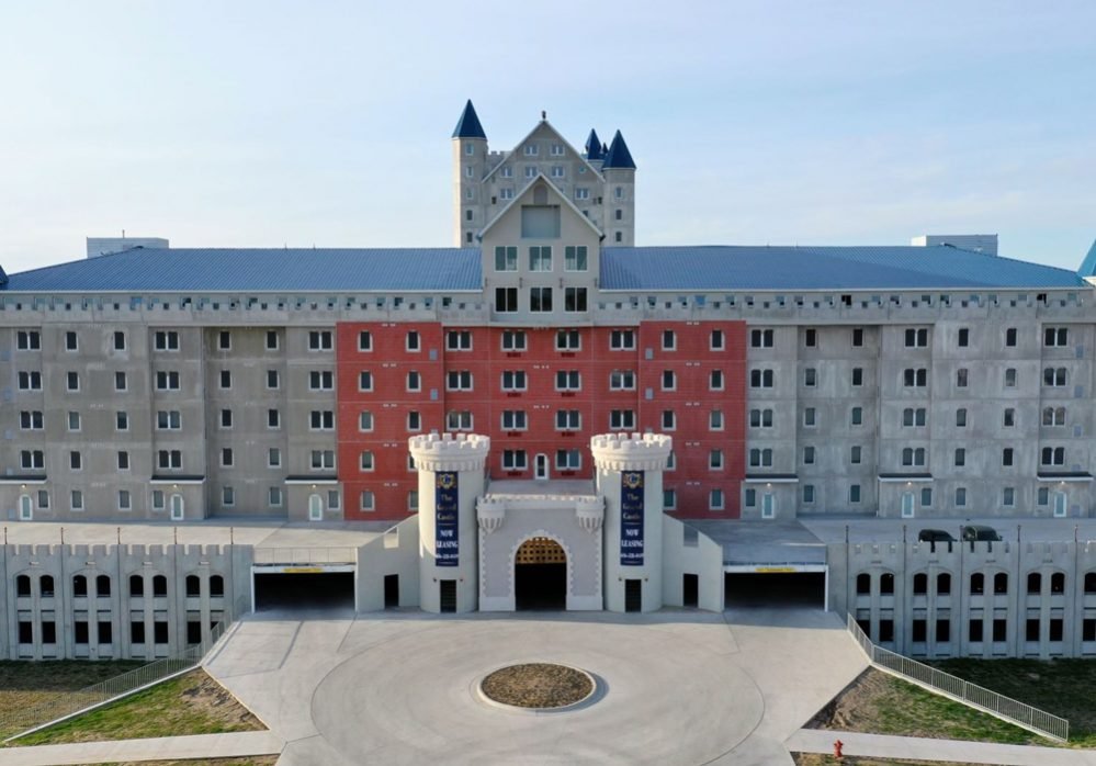The Grand Castle Apartment Home