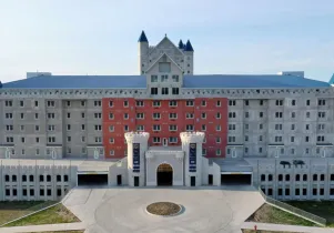 The Grand Castle Apartment Home