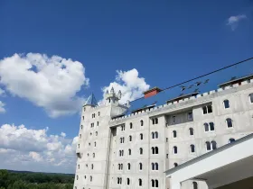 The Grand Castle Apartment Home