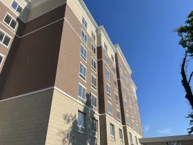 Hampton Inn Suites Hyde Park 1