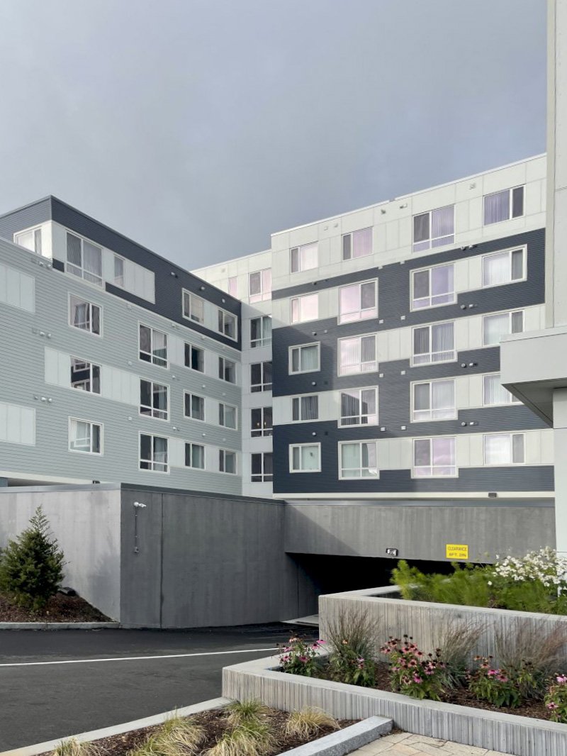 254 272 Lynnway Breakwater Ip15