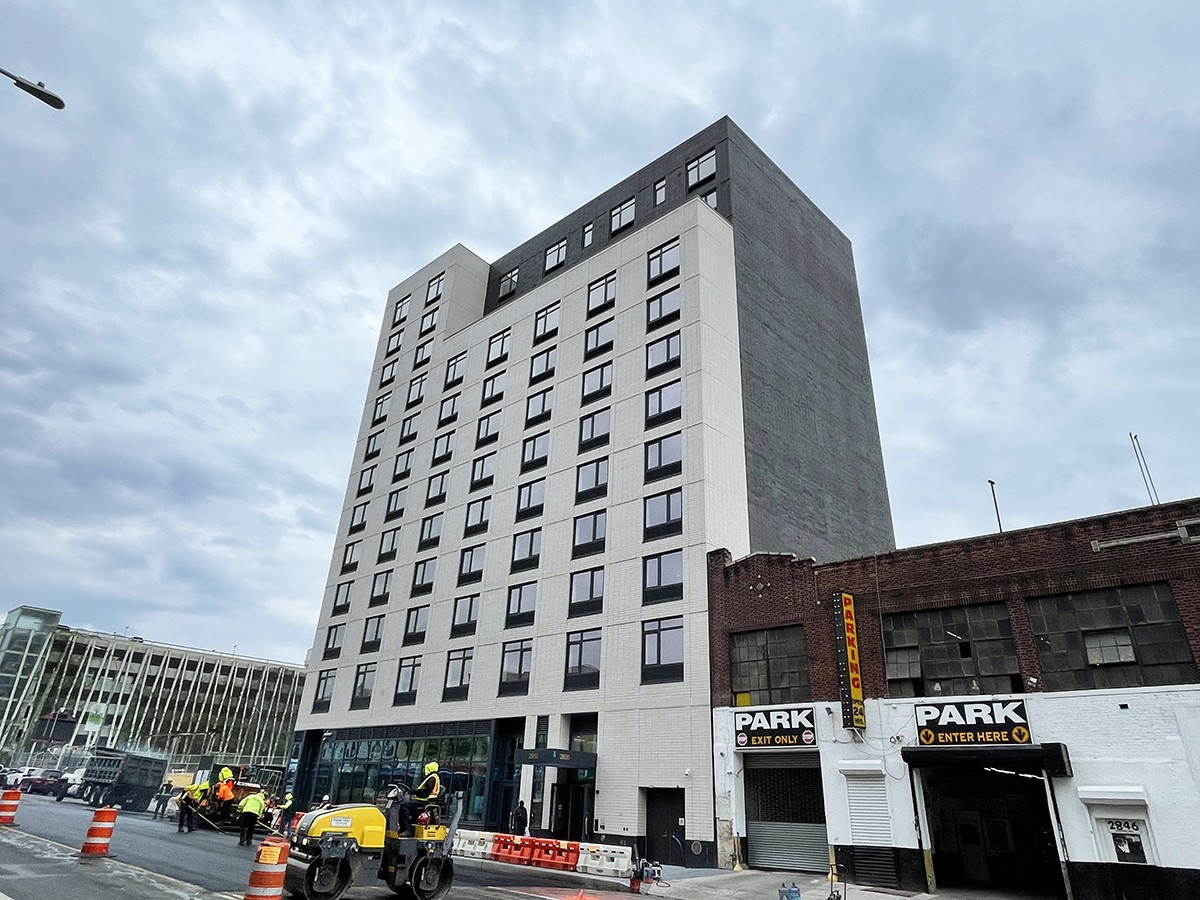 2850 ster Avenue Senior Apartments INTUS Windows