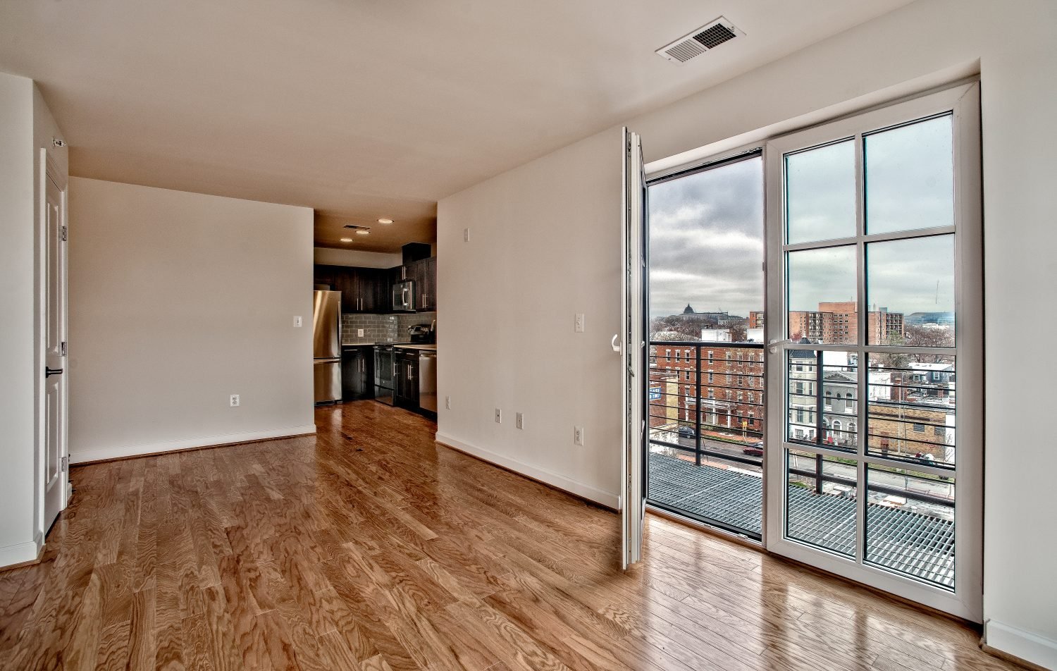 1115 H St  Apartments1