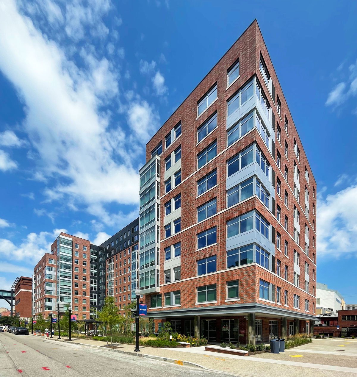 1045 Forbes 2