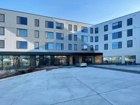 144 Addison9