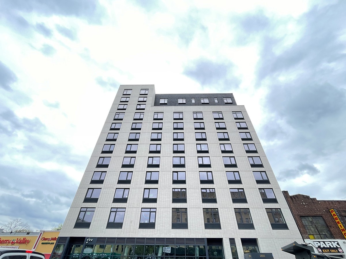 2850 ster Avenue Senior Apartments INTUS Windows